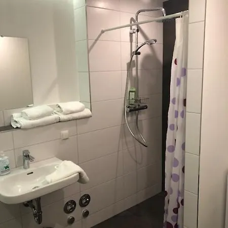 Guesthouse-coburg 2 * Großheirath